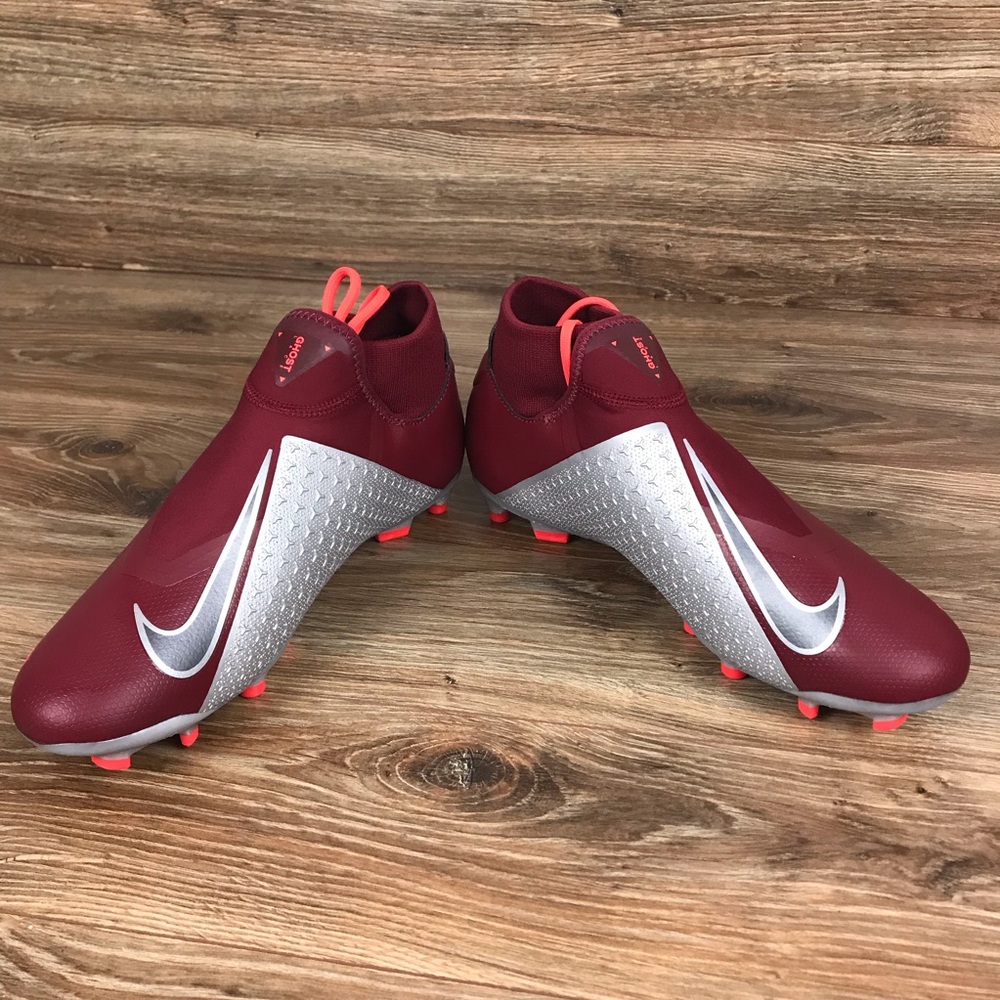 NEW Nike Phantom Vision Academy Cleats